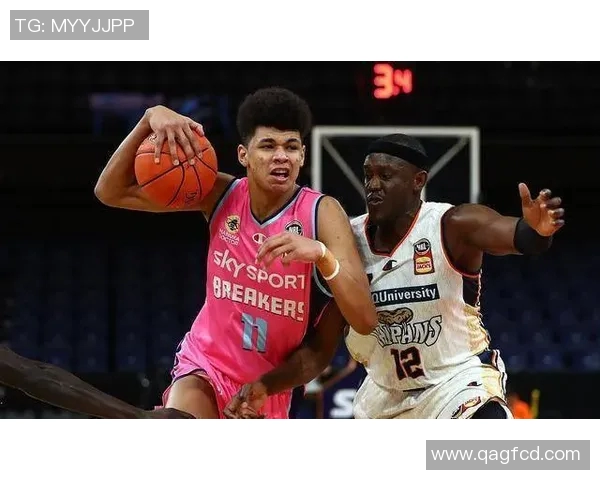 坎斯大班与波斯野猫的精彩对决揭示了足球战术的博弈与激情的碰撞 坎斯大班与波斯野猫的精彩对决揭示了足球战术的博弈与激情的碰撞