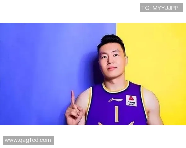 李根：从篮球场上的闪耀明星到人生道路上的坚定追求者