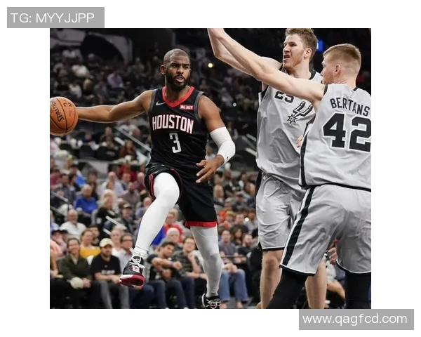 火箭队与快船队激战正酣精彩文字直播全程回顾与分析 火箭队与快船队激战正酣精彩文字直播全程回顾与分析