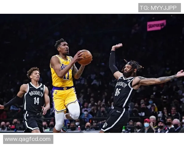 湖人对阵篮网精彩回顾与赛后分析全景呈现